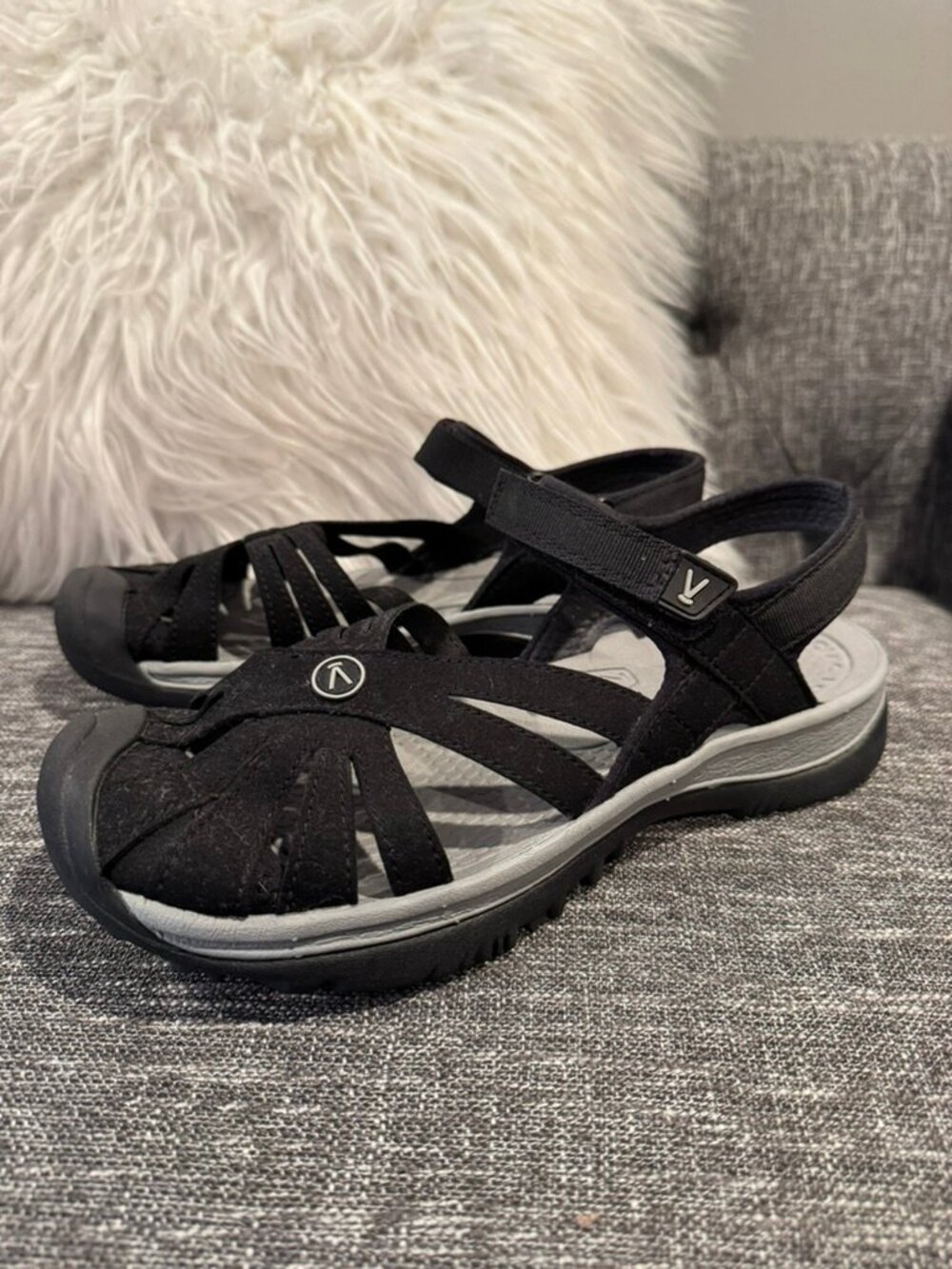 KEEN Rose Sandals Women’s 8.5 Black Neutral Gray Outdoor Hiking Water EUC - Picture 2 of 8